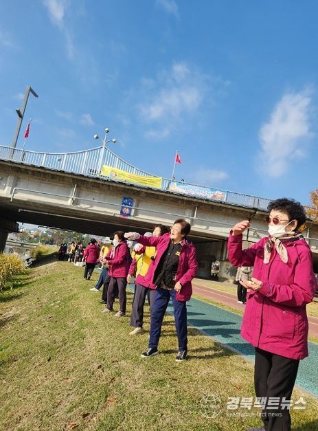 영천사랑실버봉사단은 지난 13일 단원 50여 명이 참석한 가운데 2024년 활동을 마무리하는 시간을 가졌다.