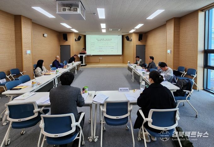 창성기업 관계자가 11일 기업지원사업 최종 보고회에서 발표를 하고 있다.
