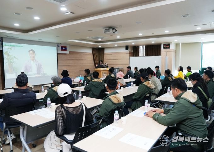 4일 농업기술센터에서 라오스와의 업무협약에 따른 계절근로자 29명의 단체 입국 환영행사가 진행됐다.
