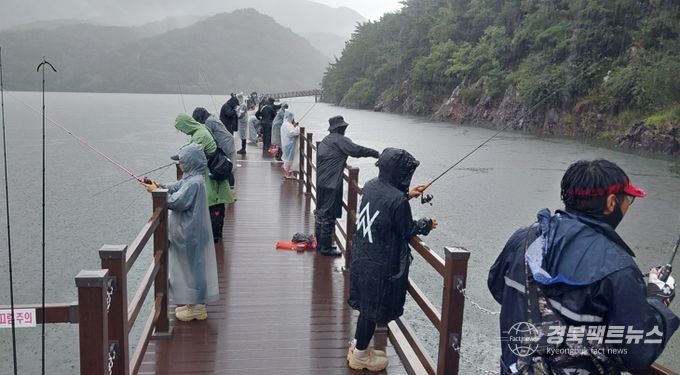 “토종어류 지켜라!” 구미시 외래어종 잡기대회 성료