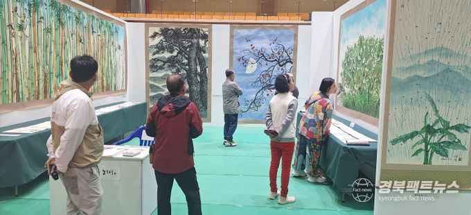 1. 이호신 작가 작품 ‘용소나무(2017년)’