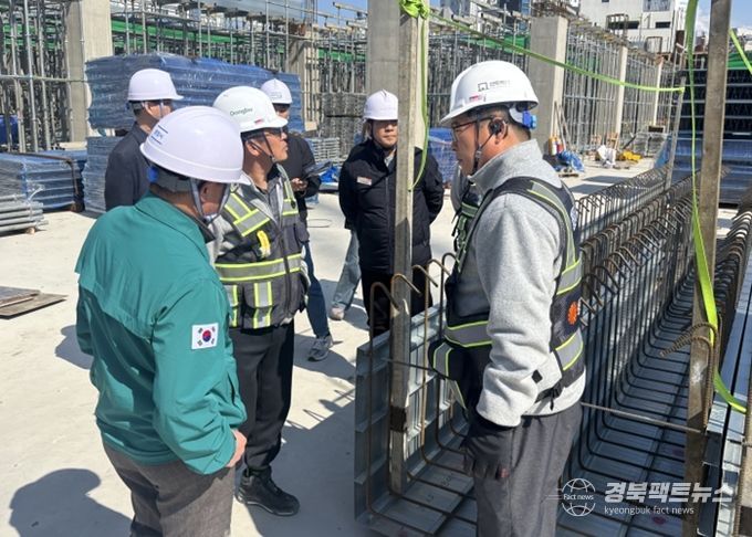 포항시는 해빙기를 맞아 공사 현장의 안전사고 예방과 시설물 관리에 철저를 기하기 위해 12일 ‘포항 국제전시컨벤션센터(POEX) 건립공사’ 현장을 대상으로 안전점검을 실시했다.