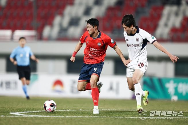 3월 17일 광주전 홈경기에서 김천상무 이건희가 K리그 통산 100경기 출전을 달성했다.